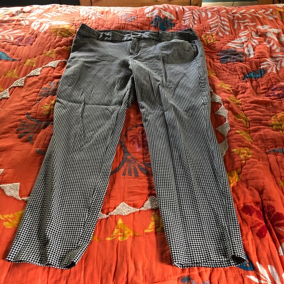 Old Navy Pants - Old Navy Pixie Pants